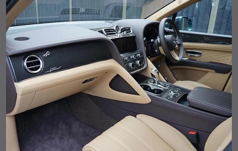 Used Bentley Bentayga 640 HP (470 kW) 2025 Green SUV