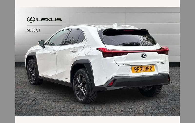 Used Lexus UX 250h 184 HP (135 kW) 2021 White SUV