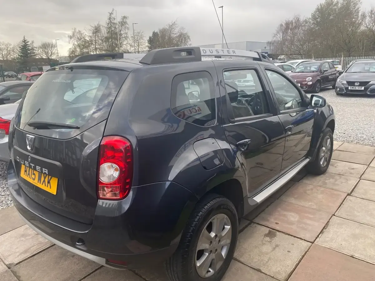 Used Dacia Duster Lauréate 110 HP (80 kW) 2015 Grey SUV