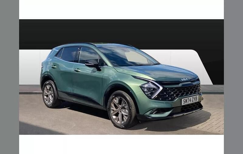 Green Used 2025 Kia Sportage 2 SUV | £29,846 (Good price) - Image 1/4
