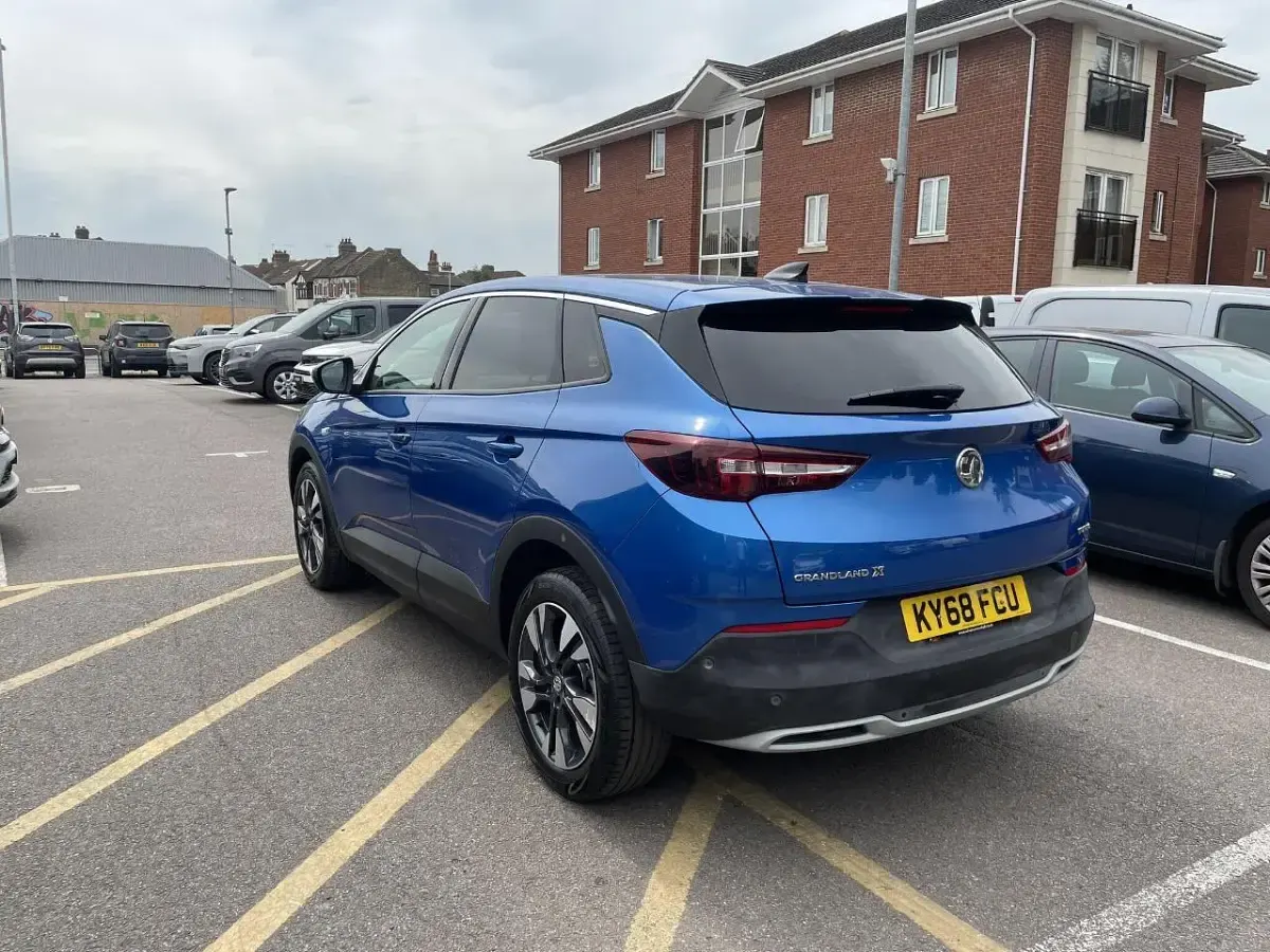 Used Vauxhall Grandland X Sport 128 HP (94 kW) 2018 Blue SUV