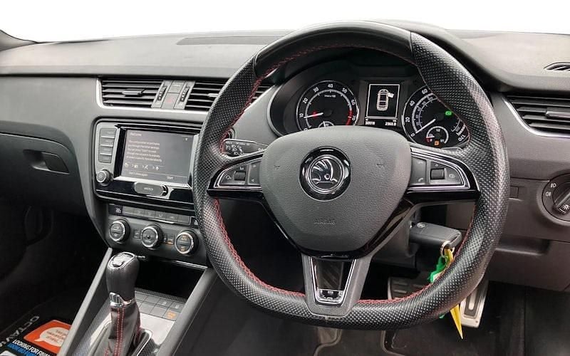 Second-hand Skoda Octavia vRS 220 CP (161 kW) 2016 Roșu Hatchback