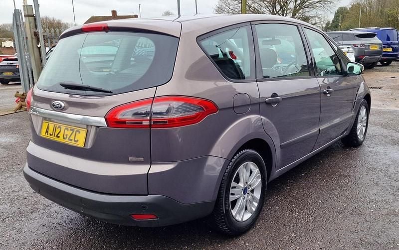 Used Ford S-MAX Zetec 160 HP (117 kW) 2012 Brown MPV