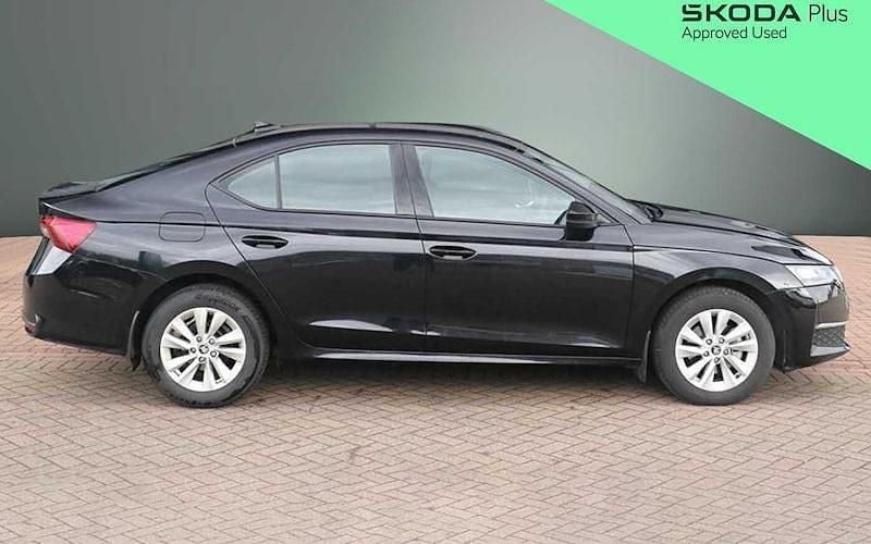 Used Skoda Octavia SE Technology 150 HP (110 kW) 2025 Black magic pearl effect Hatchback
