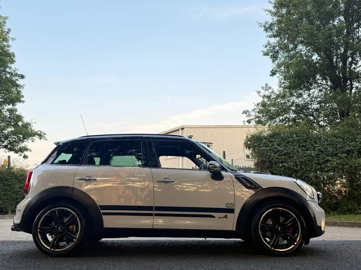 Used Mini Cooper S Countryman 181 HP (133 kW) 2010 White SUV