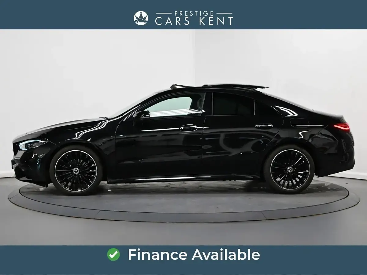 Begagnad Mercedes CLA180 AMG Line Premium Plus 2023 Svart Sedan