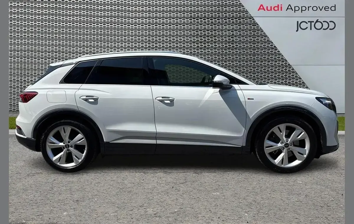 Used Audi Q4 e-tron S-Line 150 kW (204 HP) 2023 White SUV