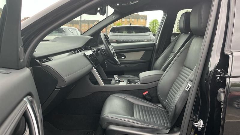 Second-hand Land Rover Discovery Sport HSE Dynamic 204 CP (150 kW) 2024 Negru SUV