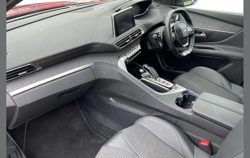 Used Peugeot 3008 Premium 178 HP (130 kW) 2019 Red SUV