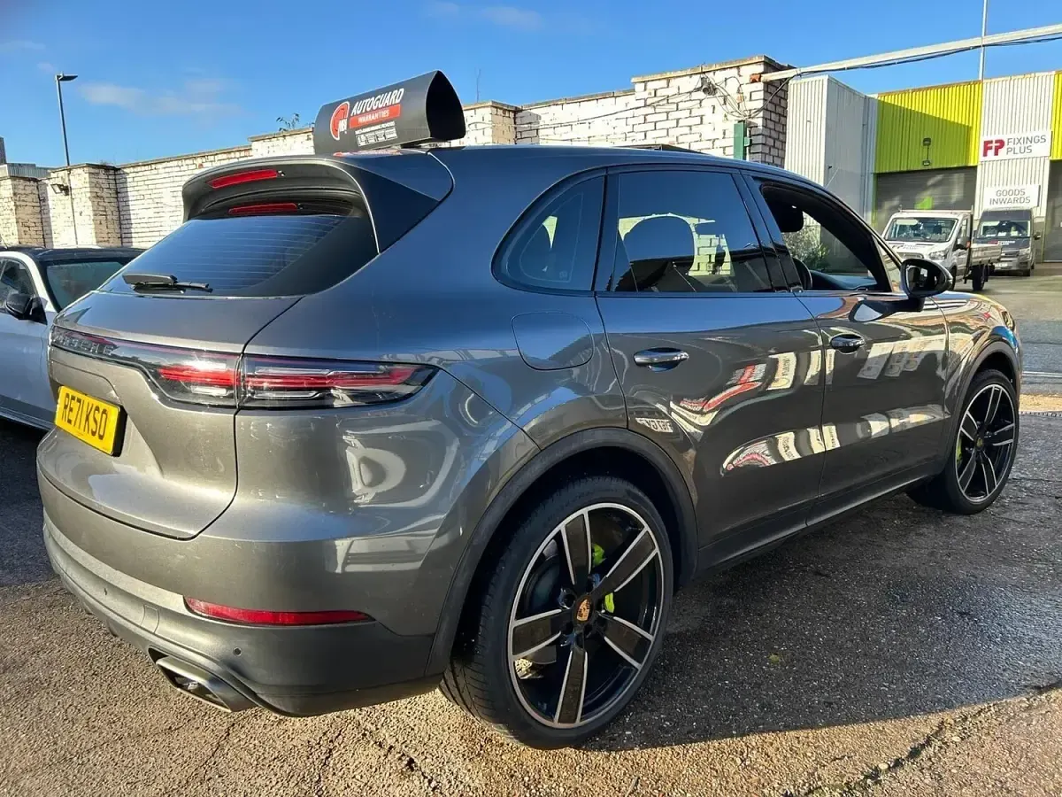 Used Porsche Cayenne 462 HP (339 kW) 2021 Grey SUV