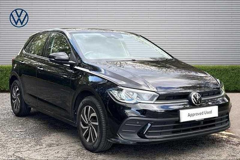 Used VW Polo Life 95 HP (69 kW) 2022 Deep black pearl Hatchback