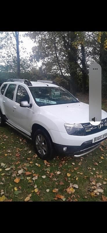 White Used 2015 Dacia Duster Lauréate SUV | £6,995 (Good price) - Image 1/1