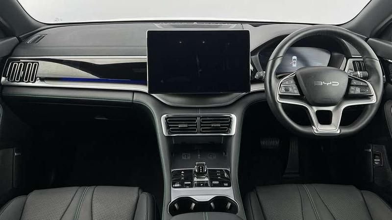 Used BYD Seal U Boost 218 HP (160 kW) 2025 White SUV