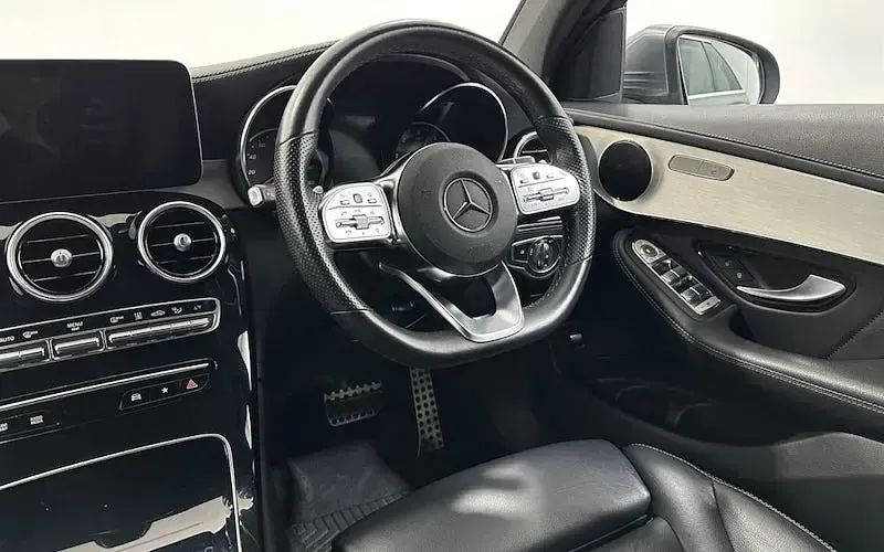 Used Mercedes E300 AMG line 306 HP (225 kW) 2021 Grey SUV