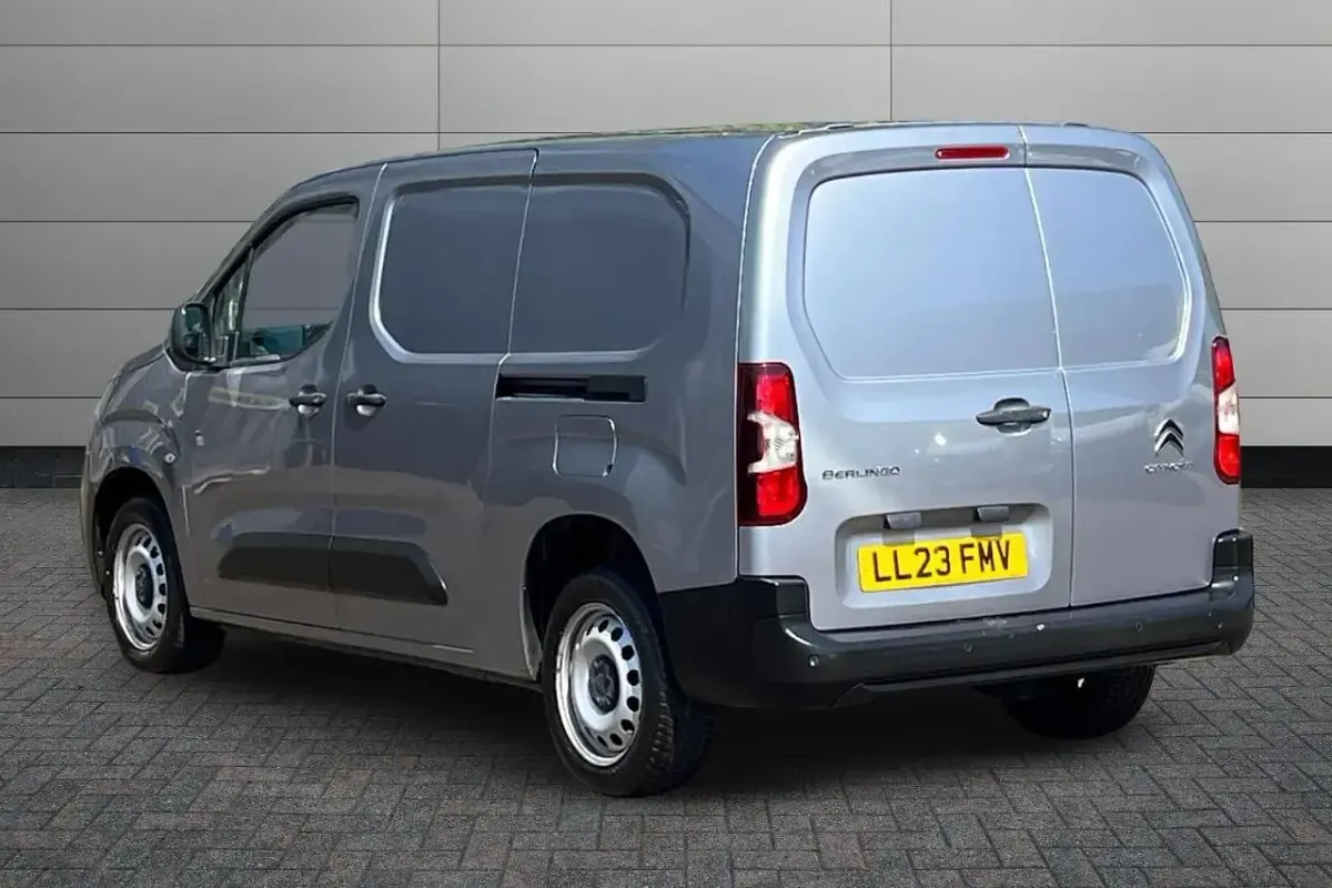Used Citroën Berlingo 99 HP (72 kW) 2023 Grey MPV