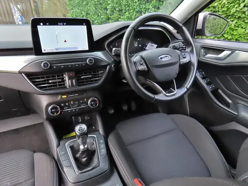 Used Ford Focus Titanium 120 HP (88 kW) 2019 Silver Estate