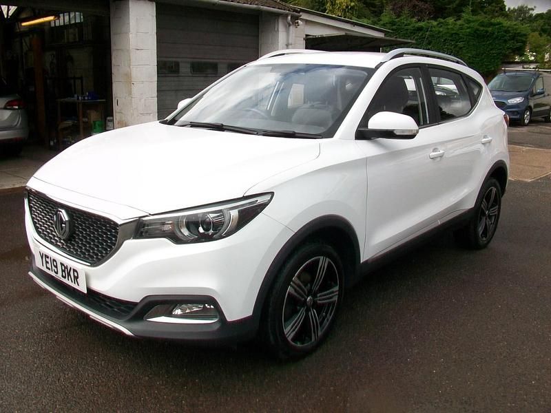 Usado MG ZS Exclusive 106 CV (77 kW) 2019 Blanco Berlina