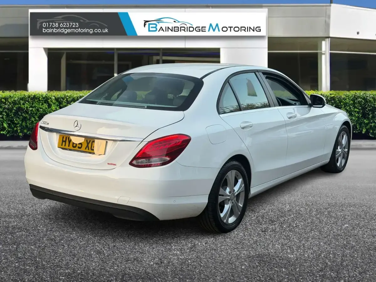 Used Mercedes C200 Executive 134 HP (98 kW) 2015 White Sedan