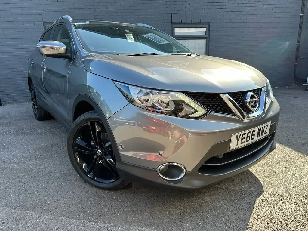 Used Nissan Qashqai S 163 HP (119 kW) 2016 Grey SUV