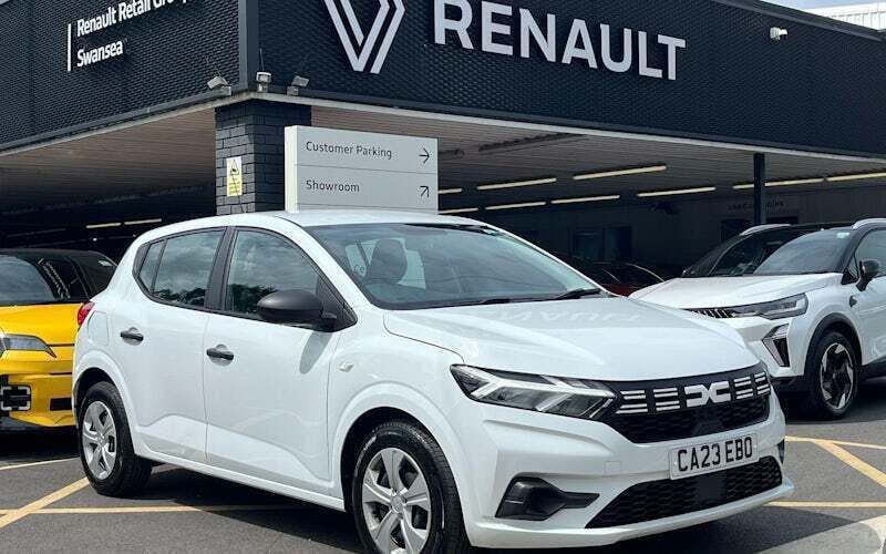 Used 2024 Dacia Sandero Essentiel Hatchback | £11,528 (Super price) - Image 1/3