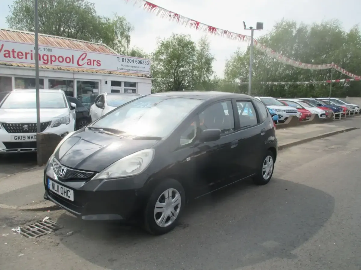 Second-hand Honda Jazz S 90 CP (66 kW) 2011 Negru Hatchback
