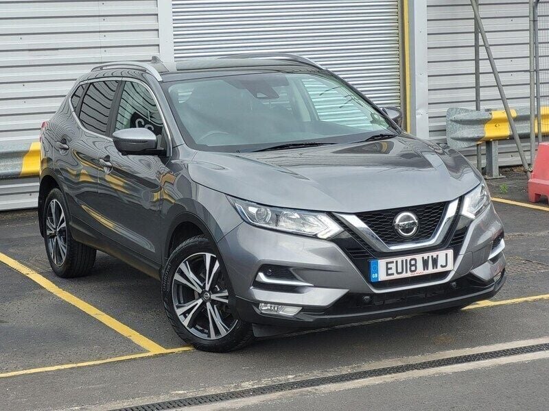 Grey Used 2018 Nissan Qashqai N-Connecta SUV | £9,499 (Good price) - Image 1/4