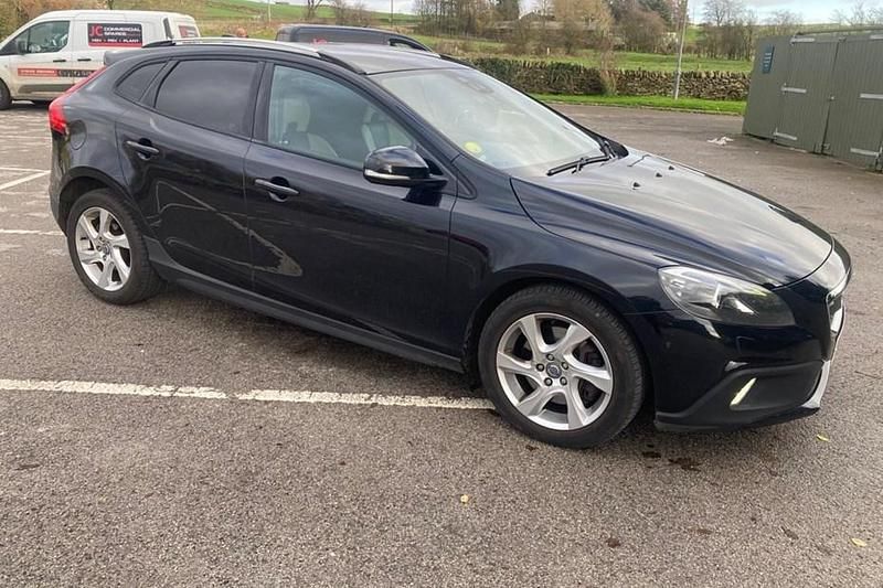 Used 2014 Volvo V40 CC Estate | £5,695 (Fair price) - Image 1/1