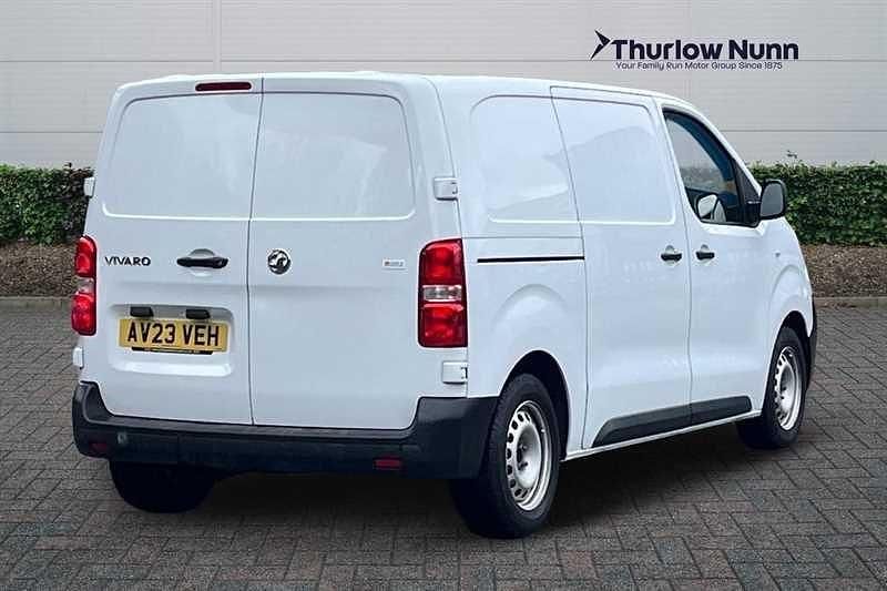 Used Vauxhall Vivaro 120 HP (88 kW) 2023 White MPV