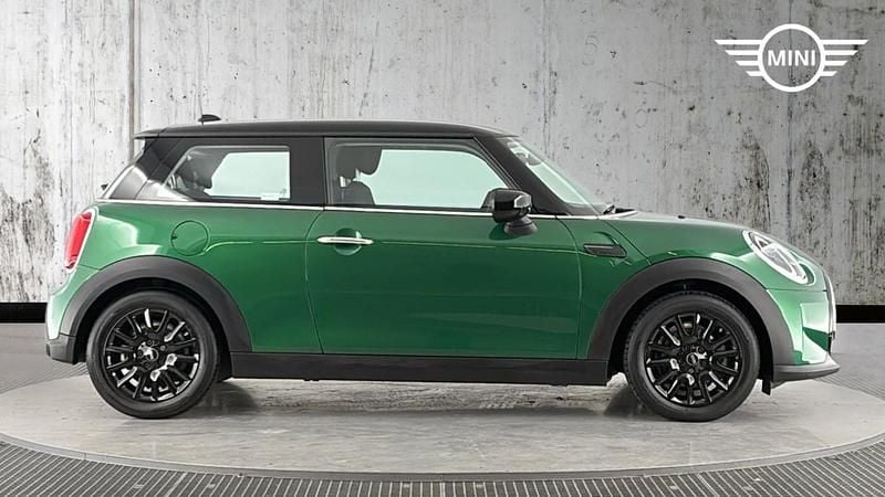 Used Mini Cooper Classic 134 HP (98 kW) 2022 Green Hatchback