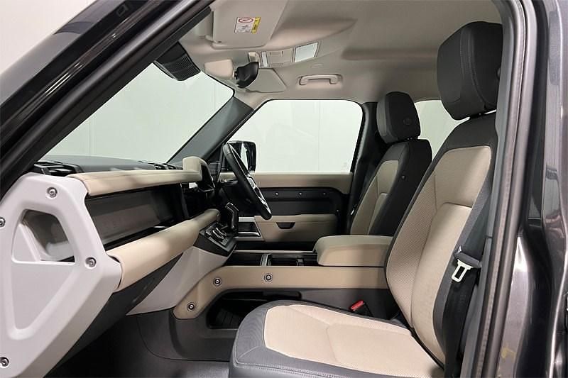 Used Land Rover Defender Dynamic 398 HP (292 kW) 2024 Grey SUV