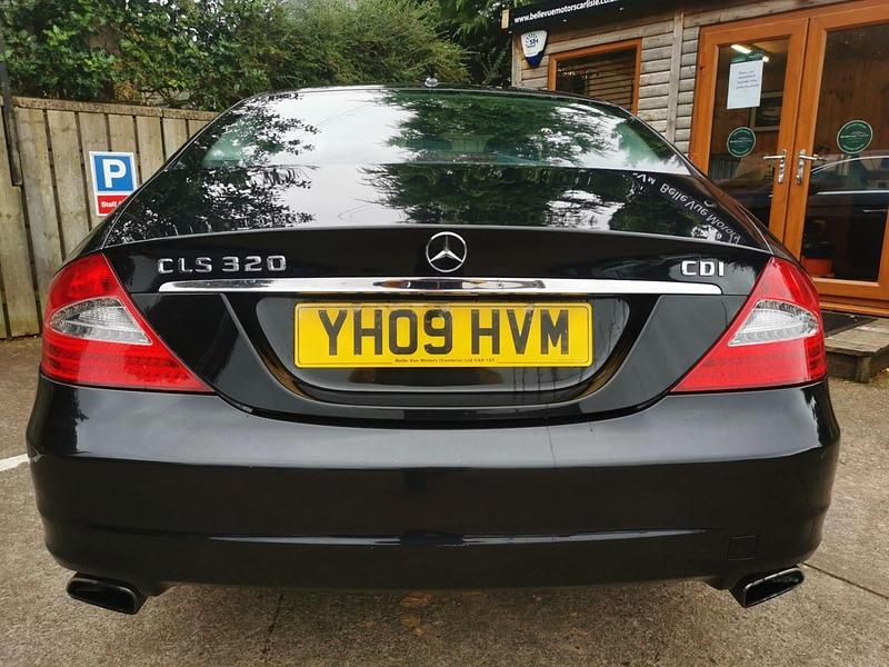 Used Mercedes CLS320 224 HP (164 kW) 2009 Black Coupe