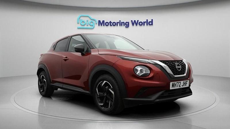 Used Nissan Juke N-Connecta 114 HP (83 kW) 2023 Red SUV
