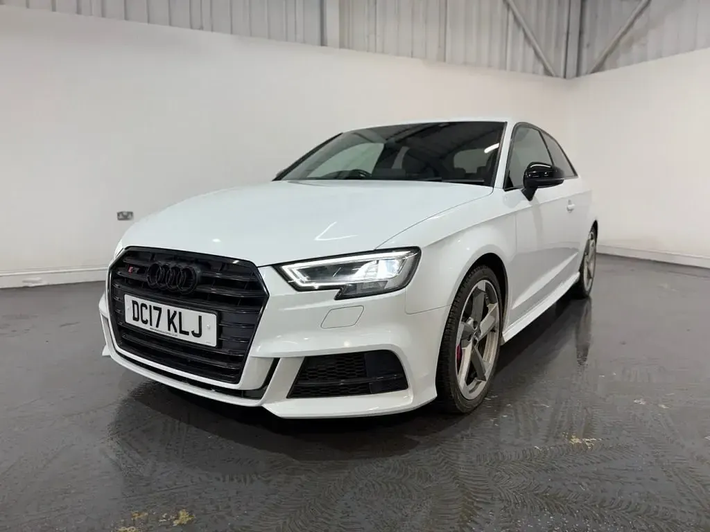 Usado Audi S3 Sportback Black Edition 310 HP (228 kW) 2017 Branco Citadino