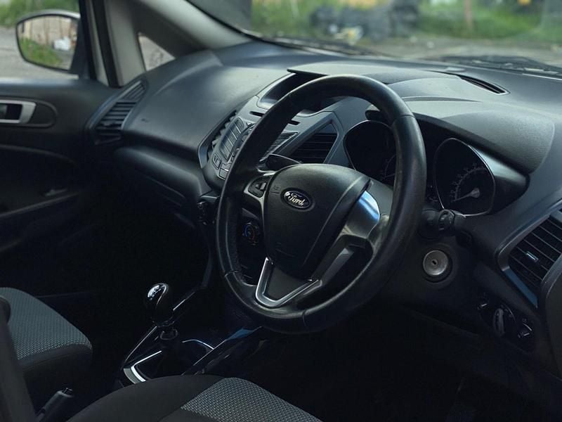 Usado Ford Ecosport Zetec 95 HP (69 kW) 2016 Branco SUV