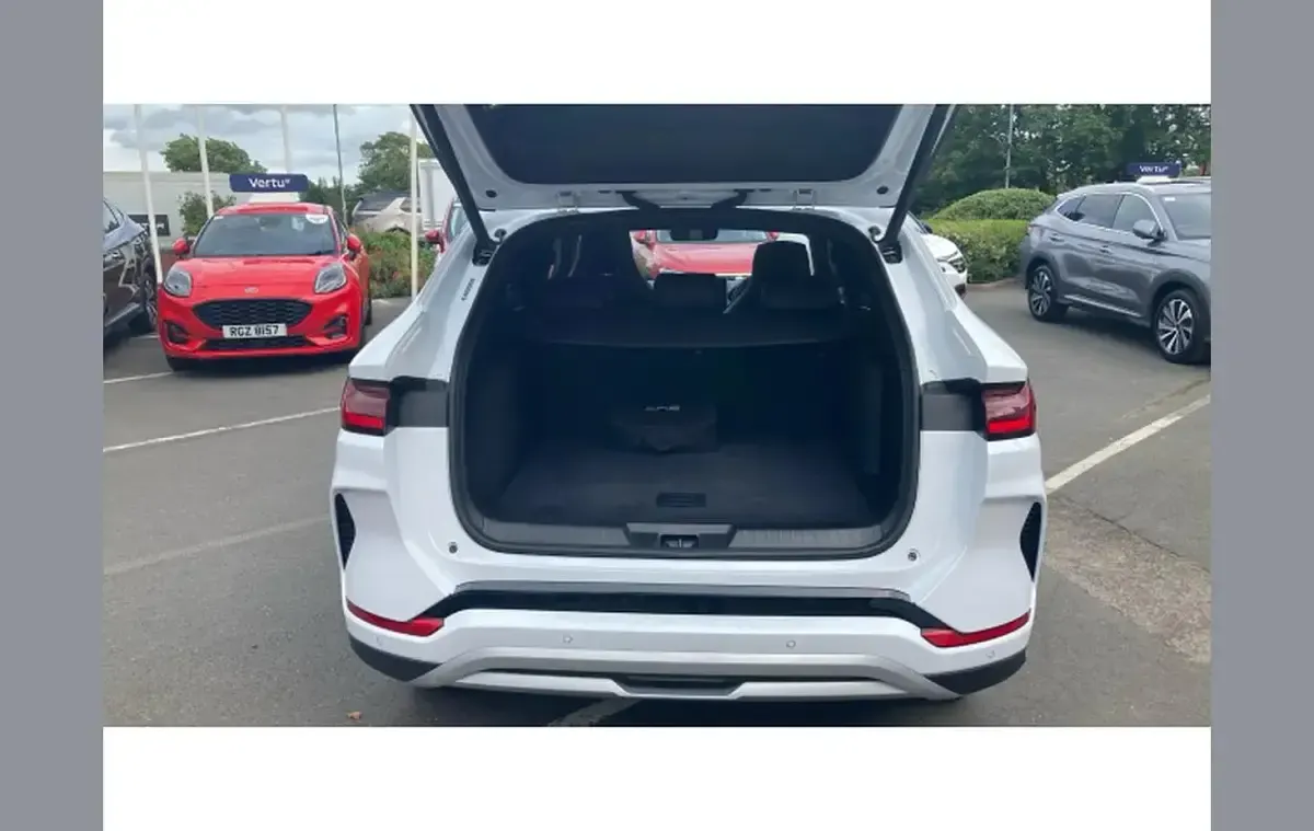 Used BYD Seal U Comfort 218 HP (160 kW) 2025 White SUV