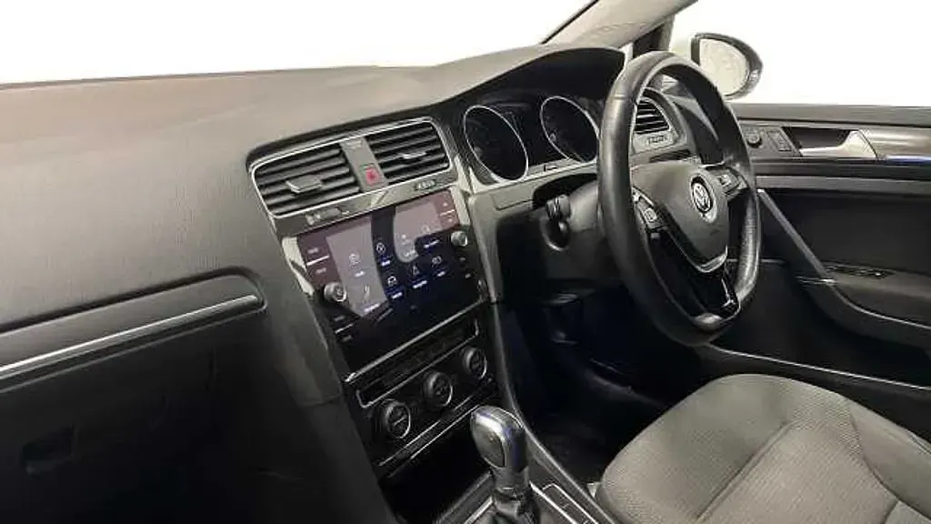 Used VW e-Golf 99 kW (135 HP) 2019 White Hatchback