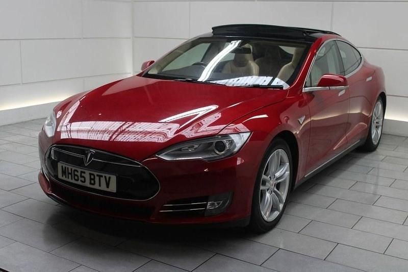 Used Tesla Model S 310 kW (422 HP) 2016 Red Hatchback