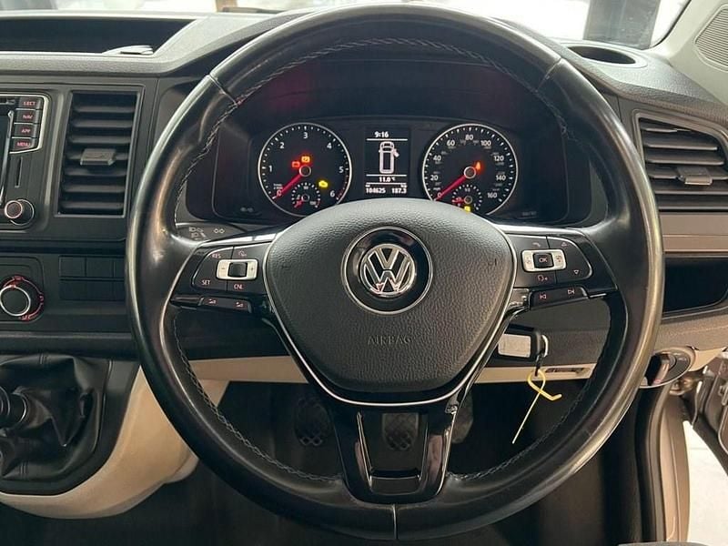 Used VW Transporter Highline 150 HP (110 kW) 2017 Beige Van