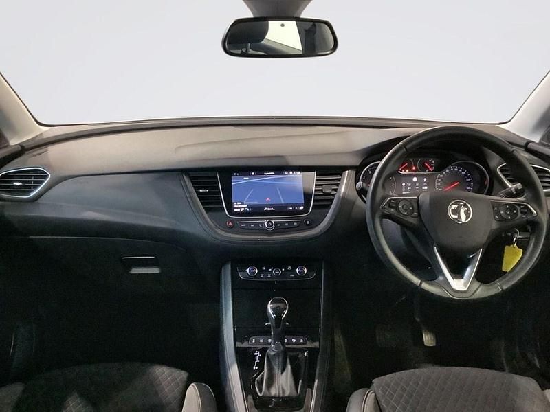 Used Vauxhall Grandland X Sport 130 HP (95 kW) 2019 White SUV