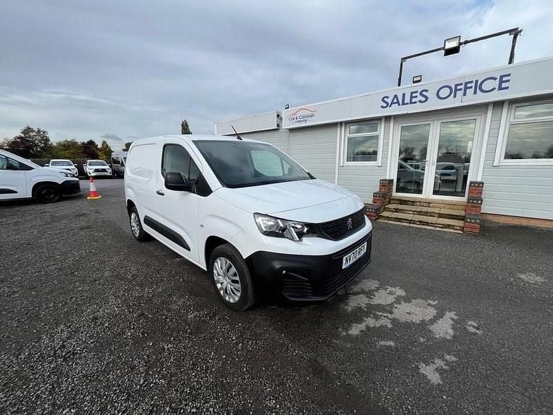 White Used 2021 Peugeot Partner Van | £6,750 (Good price) - Image 1/4