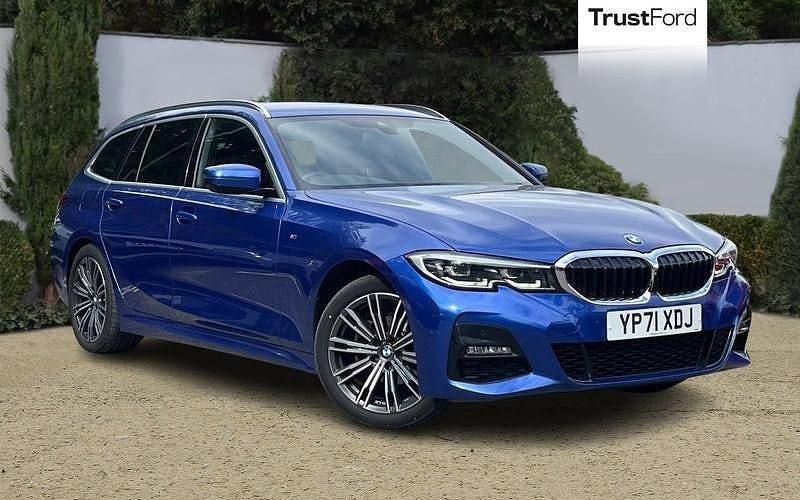 Used 2022 BMW 318 M Sport Estate | £22,470 (Fair price) - Image 1/4