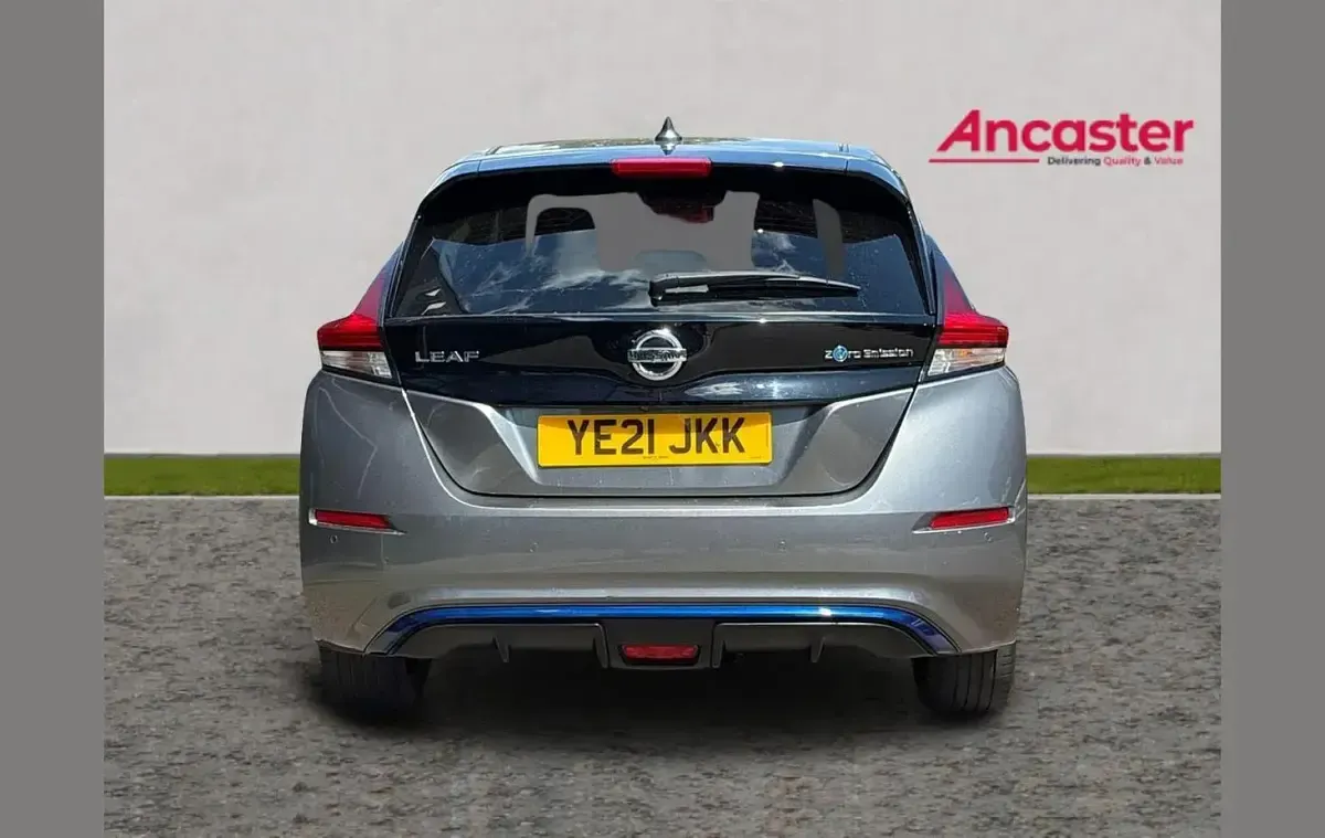 Used Nissan Leaf Tekna 110 kW (150 HP) 2021 Grey Hatchback