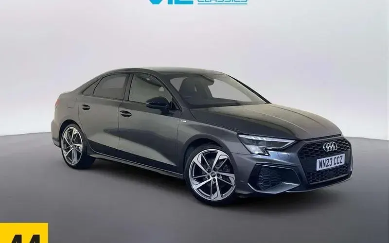 Begagnad Audi A3 Comfort 150 HK (110 kW) 2023 Sedan