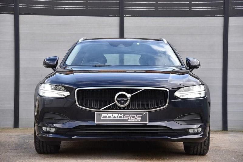 Used Volvo V90 Momentum 190 HP (139 kW) 2017 Blue Estate