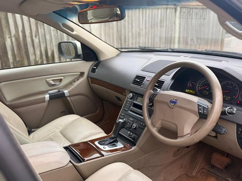 Used Volvo XC90 SE 2007 Gold SUV