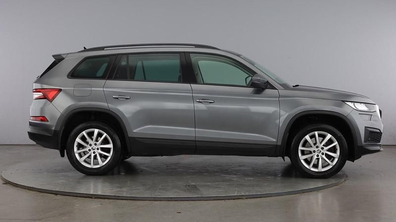 Used Skoda Kodiaq SE Drive 193 HP (141 kW) 2024 Graphite grey metallic SUV