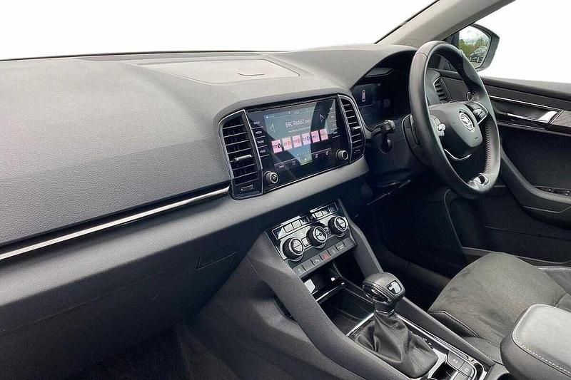 Used Skoda Karoq SE L 110 HP (80 kW) 2023 Petrol blue metallic SUV