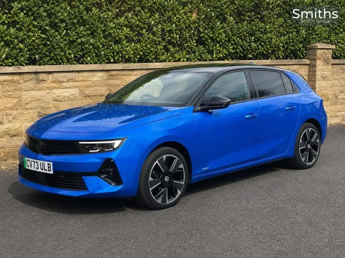 Used Vauxhall Astra Ultimate 113 kW (154 HP) 2023 Blue Hatchback
