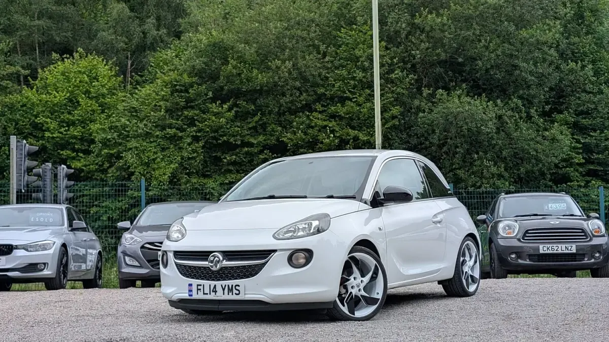 Used Vauxhall Adam Edition 87 HP (63 kW) 2014 White Hatchback