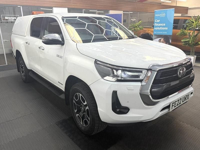 Used Toyota HiLux 148 HP (108 kW) 2022 White Pickup